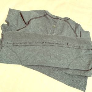 Lululemon compression running top